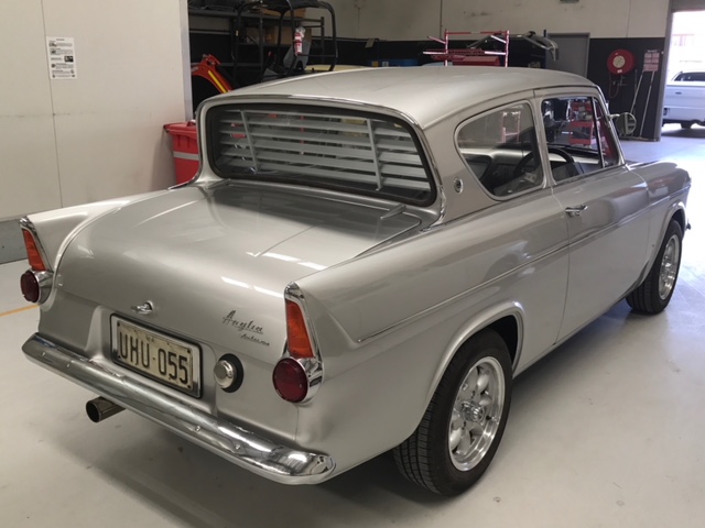 venetians blinds on ford anglia